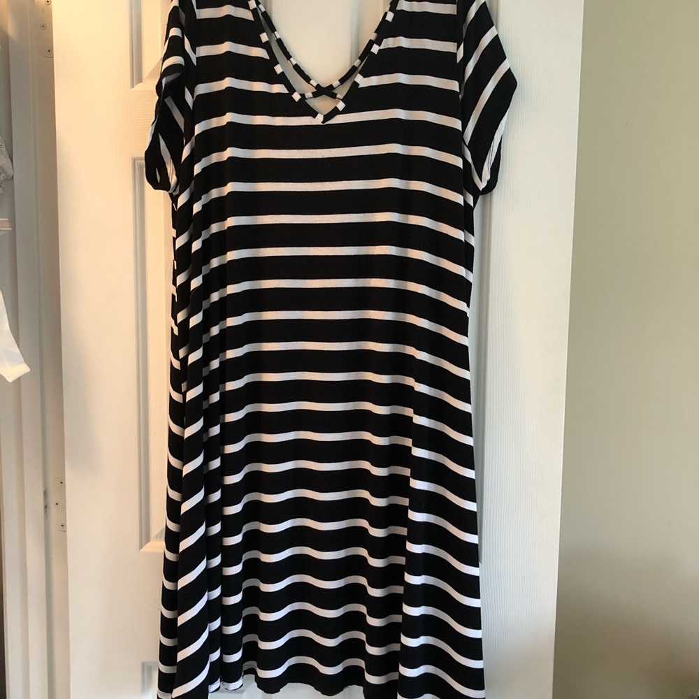 Lane Bryant knee length dress black & white